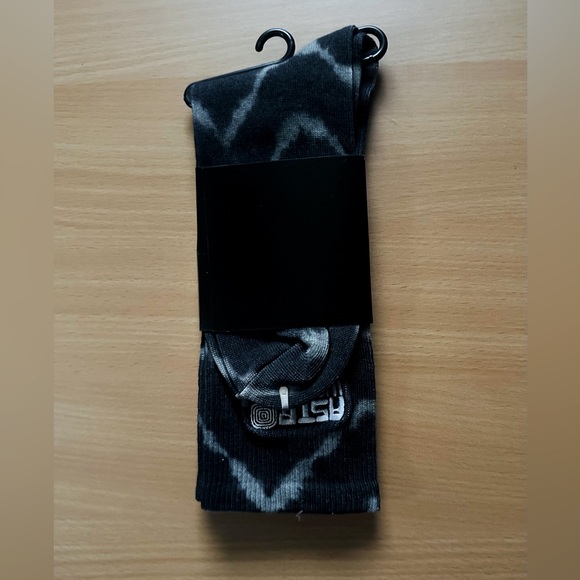 Travis Scott Astroworld Black & Grey Tie Dye Socks - Picture 2 of 2